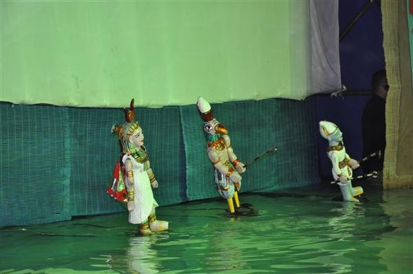 Lần đầu tiên biểu diễn múa rối nước Việt Nam tại Trung Đông - ảnh 1